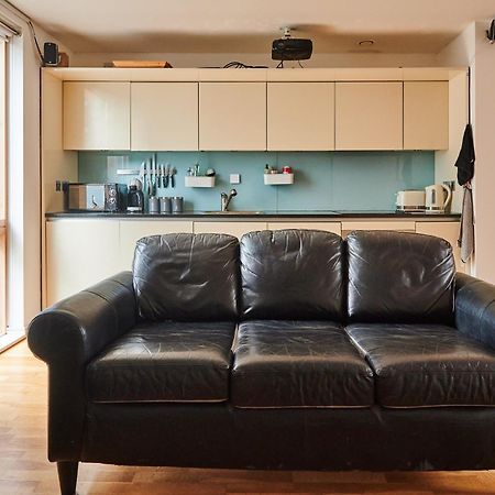 Bright 2 Bedroom Flat In Old Street With Balcony Лондон Екстериор снимка