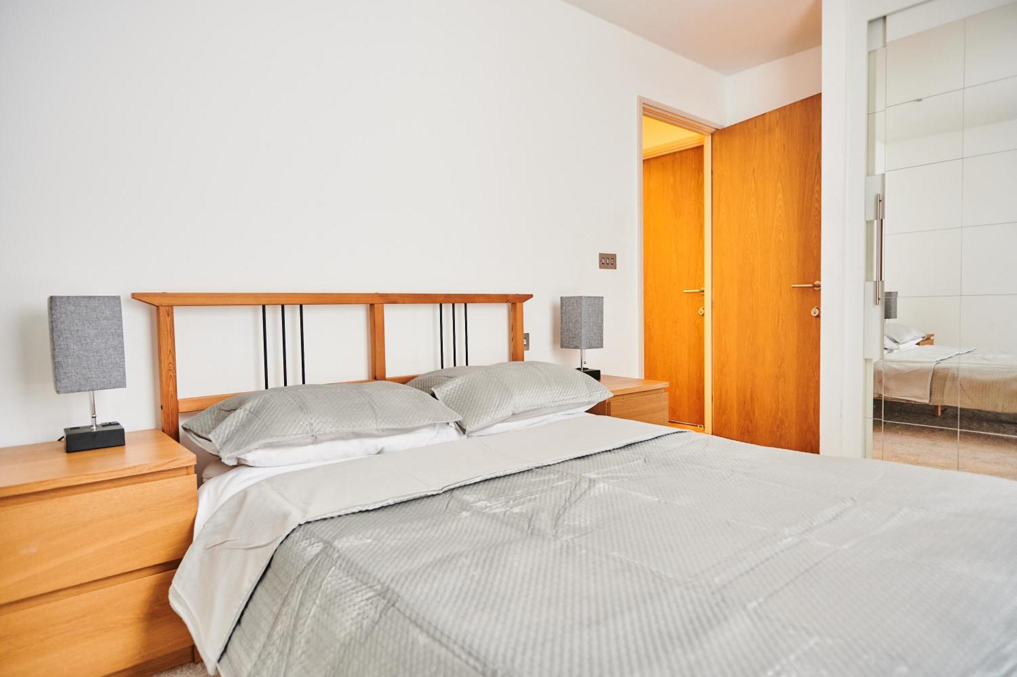 Bright 2 Bedroom Flat In Old Street With Balcony Лондон Екстериор снимка