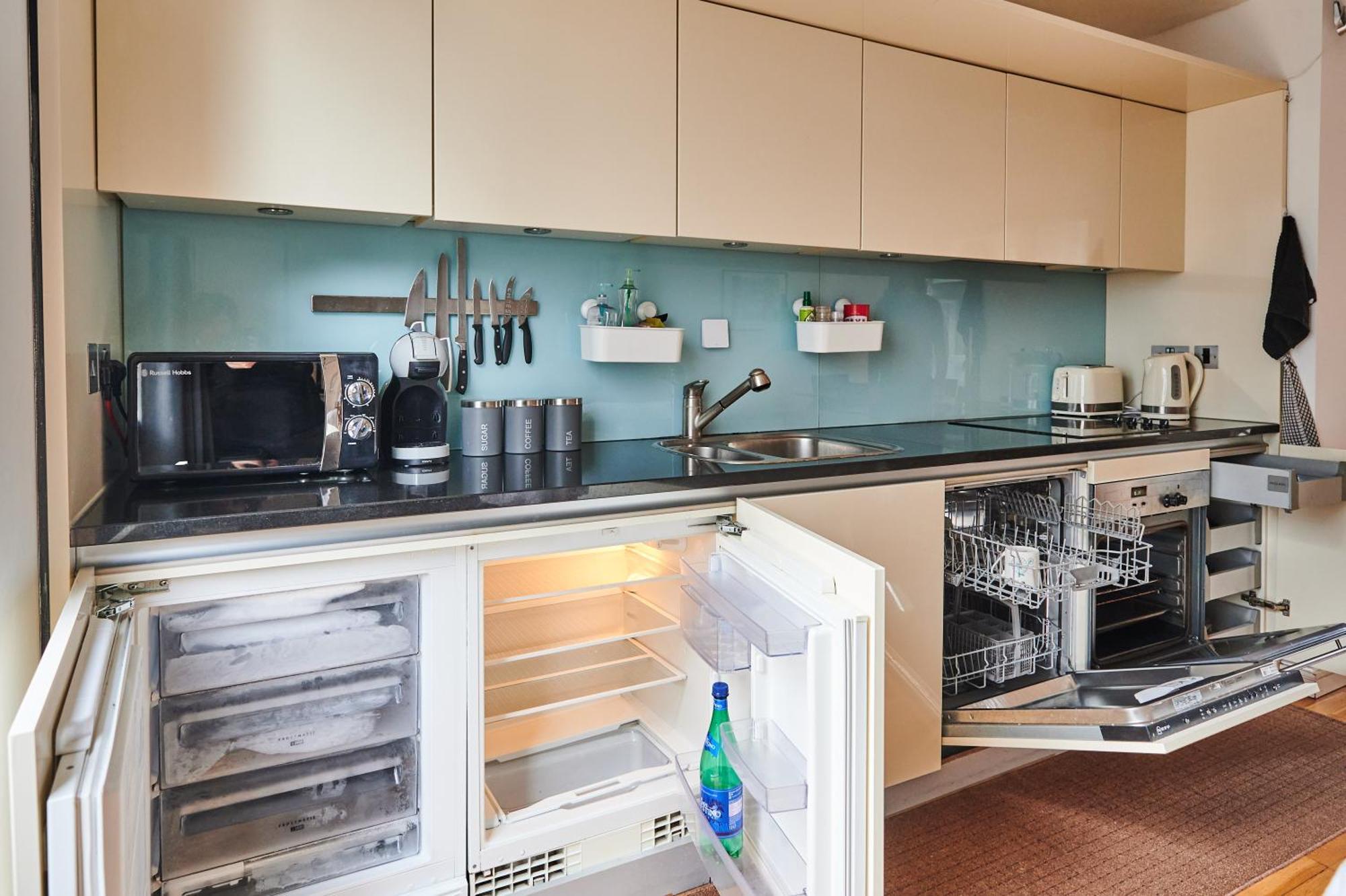 Bright 2 Bedroom Flat In Old Street With Balcony Лондон Екстериор снимка